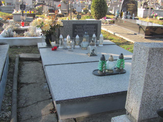 Grób Apolonia Bierońska
